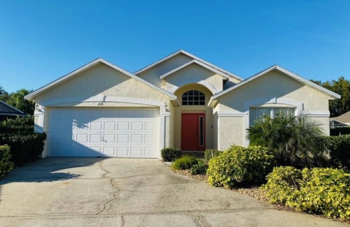 Haines City Villa | Gated Community - Free WIFI - Vacation Villa - Near Disney Area - Private Pool