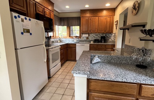 Laconia Condominio | Gated Community, Lake Winnipesaukee. Lake, mountain, actities