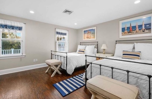 Osterville Casa | Gated community luxury home in Oyster Harbors, Osterville. RPMS136