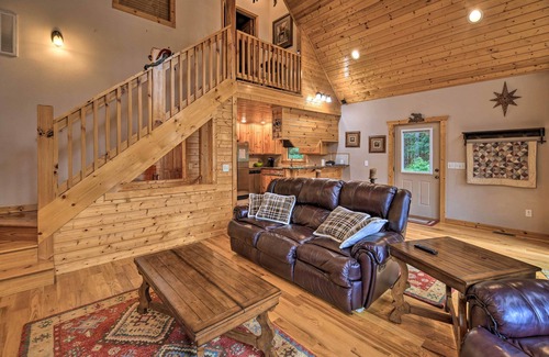 Sparta Cabina | Gated Community w/ Perks: Cozy Sparta Cabin!