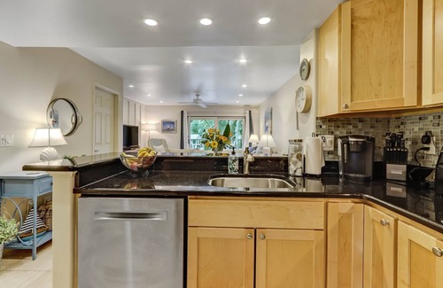 American Beach Condominio | Gated Complex: Poolside Retreat at Sailmaker 507