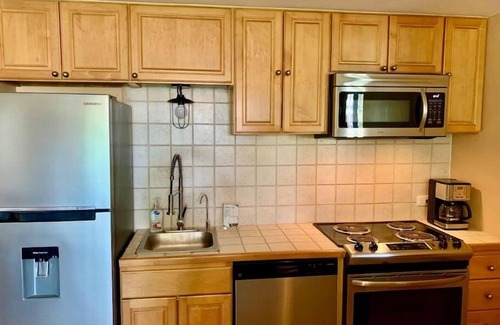 Campo de Golf Fonatur Villa | Gated Condo in Hotel Zone, Walk to Beach, Shopping, and Town