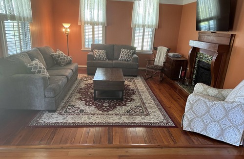 Arabi Otro | Gated Farm House Getaway Near Lake Blackshear! Peaceful and Newly renovated