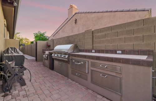 Palm Valley Casa | Gated Private Home, 4bd/4bth, pool, bar, grill, fireplaces