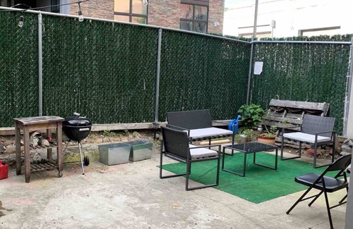 Williamsburg Apartamento | Gated Studio in Williamsburg Artsy District