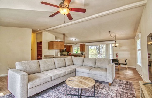 Groveland Casa | Gateway Retreat at Pine Mountain Lake