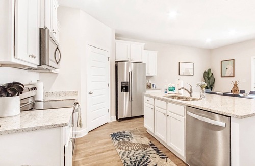 Upper Grand Lagoon Casa | Gateway to PCB with all King Beds Mins from Breaches and & More!