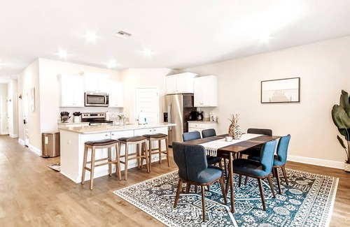 Upper Grand Lagoon Casa | Gateway to PCB with all King Beds Mins from Breaches and & More!