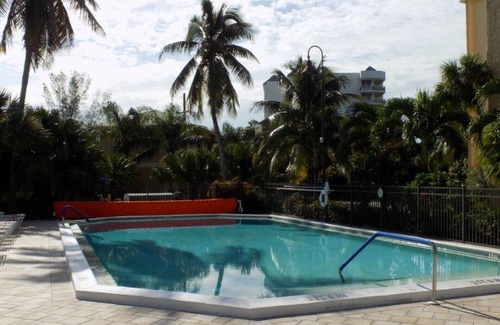Punta Rassa Condominio | Puerta de entrada a Sanibel / Captiva 2/2 pies. Myers Condo