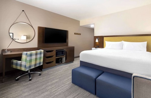Oakhurst Hotel | Gateway to The Sierra Nevadas| Located Along Highway 41