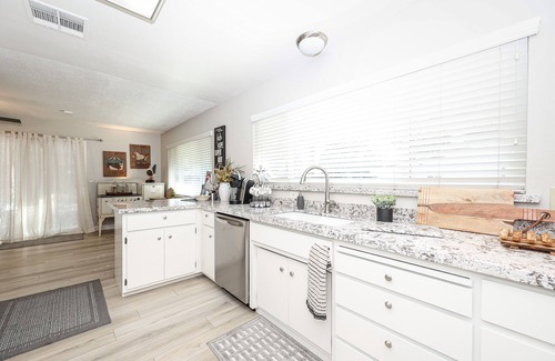 Merced Casa | Gateway to Yosemite, Mins to UC Merced, Beautiful 3 Bedroom, 2 Bath home.