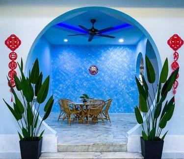 Larut Casa | Gather Here 62 5BR Town Center 5 Rooms
