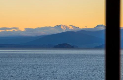 Taupo Casa | Gather Taupo - Lakefront Homes - Spa Pool