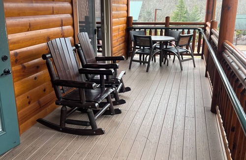 Gatlinburg Condominio | Gatlinburg Fall Foliage Season! October 17-24, 2025