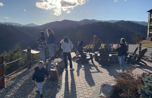Gatlinburg Condominio | Gatlinburg Fall Foliage Season! October 17-24, 2025
