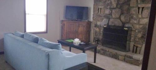 Chalet Village Casa | Gatlinburg Hideaway with Fireplace & Deck