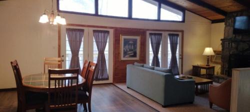 Chalet Village Casa | Gatlinburg Hideaway with Fireplace & Deck