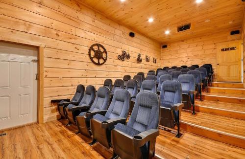 Pittman Center Casa | Gatlinburg Mansion Cabin