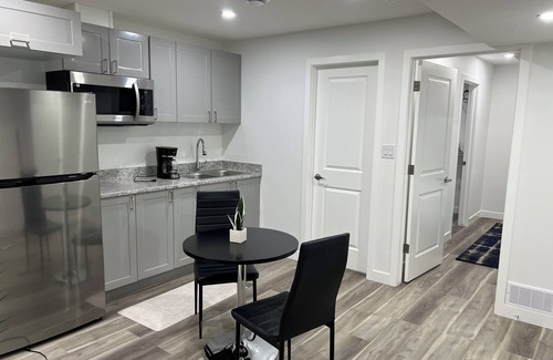 Regina Casa | Gatney’s listing