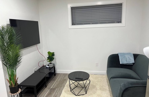 Regina Casa | Gatney’s listing