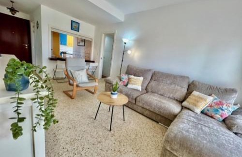 Valdelagrana Apartamento | GATU VALDEPLAYA 1ª linea playa piscina parking 3 dormit 2 baños, " Preferente mayores de 21 años y familias "