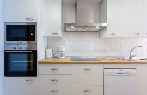 Cadiz Apartamento | GAVIOTA Family Home free parking by Cadiz4Rentals
