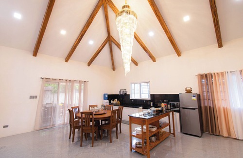 Dumaguete Casa | GAVs Abode: Your Spacious and Peaceful home in Duma