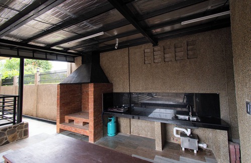 Dumaguete Casa | GAVs Abode: Your Spacious and Peaceful home in Duma