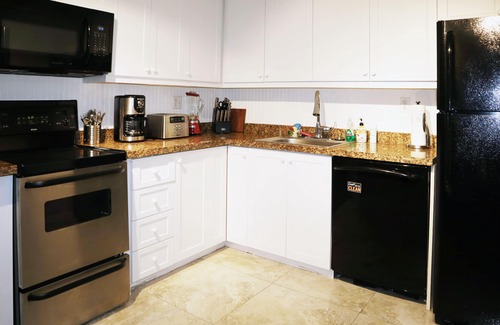 South Middle River Apartamento | Casa de piscina privada para hombres gay, propietarios gay, cerca de Wilton Manors