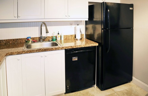 South Middle River Apartamento | Casa de piscina privada para hombres gay, propietarios gay, cerca de Wilton Manors