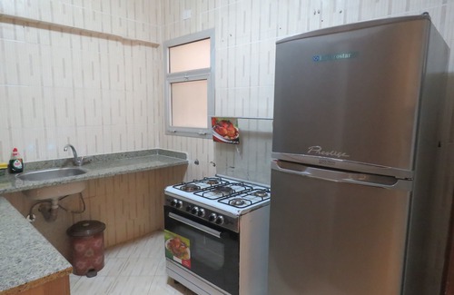 New Cairo Apartamento | Gazzar inn: Rehab9 Apartamento moderno con vista al jardín.