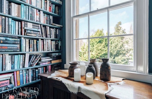 Upper Town Casa | Central Townhouse with Garden & Free Parking