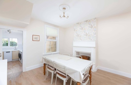 Bath City Centre Casa | Traditional Bath House, Garden with City Views