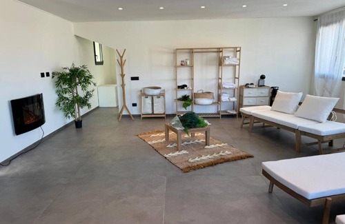 Santa Margherita di Belice Apartamento | GC Luxury Apartments & Spa 'Suite' with Private Terrace, Wi-Fi and Air Conditioning