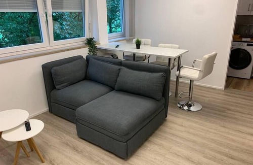 Johanneskirchen Apartamento | Gehobenes Apartment in Ruhiger Wohngegend Münchens