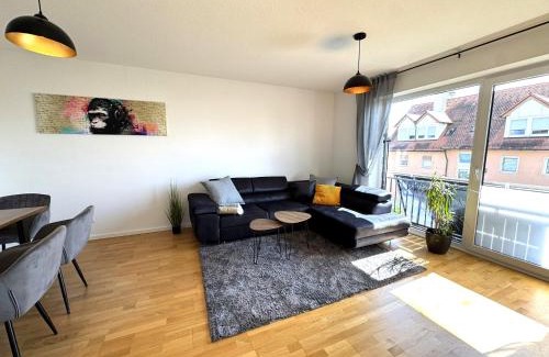 Unteraurach Apartamento | Gehobenes Wohnen mit Balkon, Parkplatz und keine 10 Minuten in die City