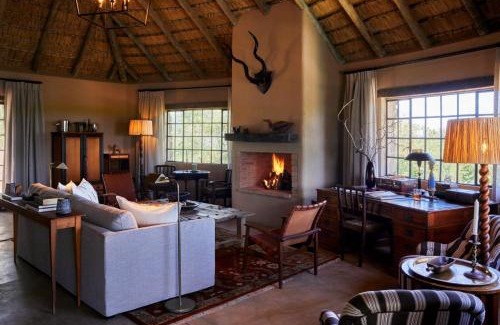 Kruger National Park Cabina | Geiger's Camp in Timbavati Game Reserve by NEWMARK