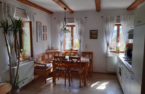 Sankt Peter in der Au Apartamento | Gemütliche Ferienwohnung mit Voll Ausgestatteter Küche