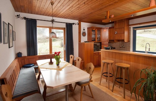 Neuschoenau Apartamento | Gemütliche Ferienwohnung mit Terasse und Ofen