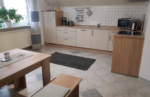 Pemfling Apartamento | Gemütliche Ferienwohnung mit Balkon und Garten