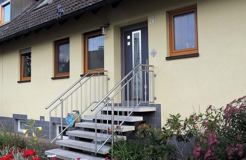 Zirndorf Apartamento | Acogedor apartamento (92m²) con cocina totalmente equipada.