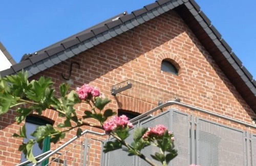 Calau Apartamento | Gemütliche Ferienwohnung im Vogelhaus mit Dachterasse, Großem Garten und Sauna