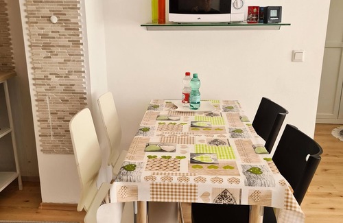 Fuerth Apartamento | Gemütliche Ferienwohnung in Grünen Parkwohnanlage mit Balkon