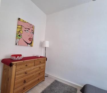 Zwenkau Apartamento | Gemütliche Vier-Zimmer-Ferienwohnung "L12" in Zwenkau bei Leipzig im Neuseenland