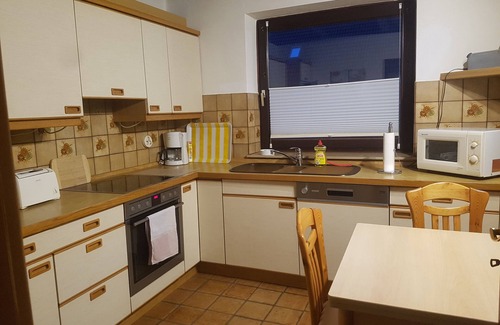 Bad Schwartau Casa | Gemütlicher Bungalow, Haus mit Garten Ostsee-nah