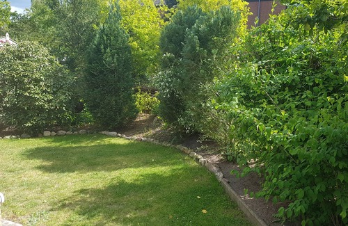Bad Schwartau Casa | Gemütlicher Bungalow, Haus mit Garten Ostsee-nah