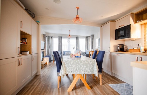 Renesse Chalet De Esquí | Gemütliches Chalet im Ferienpark de Oase Renesse