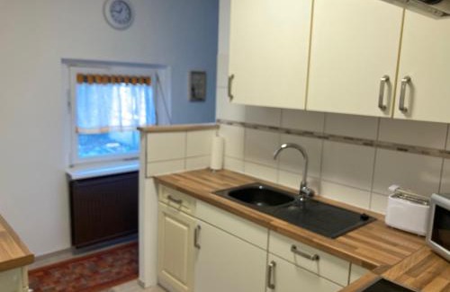 Drebkau Apartamento | Gemütliches Ferienhaus 70qm mit Garten Sitzecke Grill 5 Minuten zum See