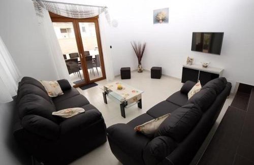Jadreski Casa | Gemütliches Ferienhaus in Jadreški mit Terrasse und Grill