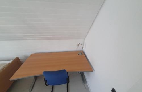 Oberstadt Casa | Gemütliches Privatzimmer mit französischem Doppelbett an der Universitätsklinik Mainz